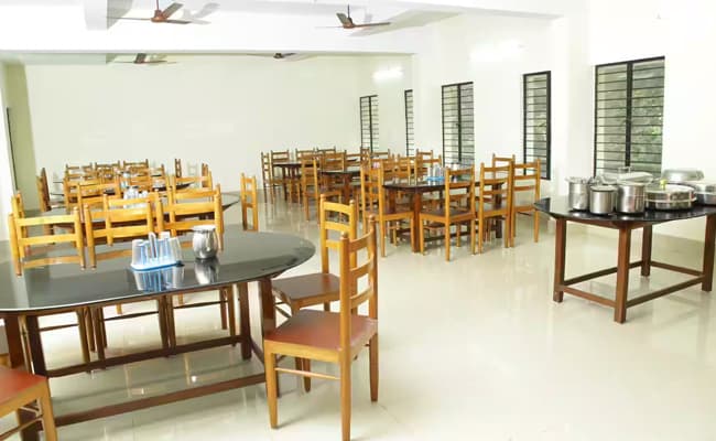 6-0002-cafeteria-cafeteria