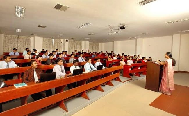SCMS, Kochi Classroom 1.webp