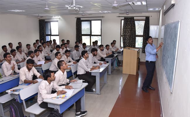1-0003-layer-2-classroom-168