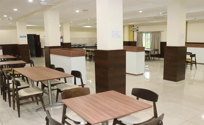1-0003-layer-2-cafeteria-59
