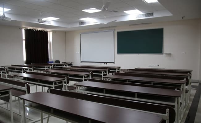 gallery-0003-class2-classroom-25
