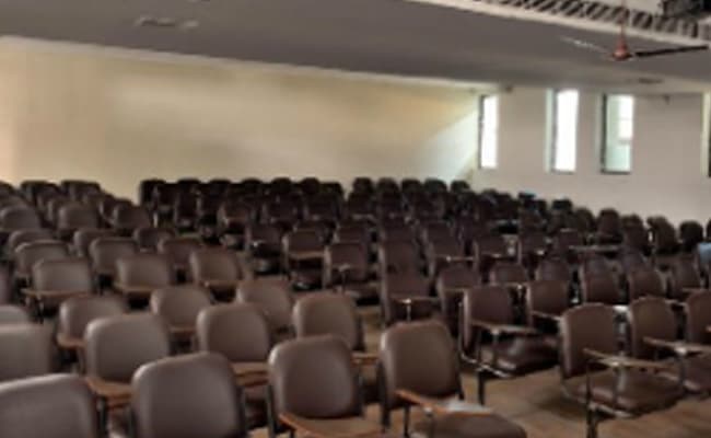 1-0003-layer-2-classroom-129