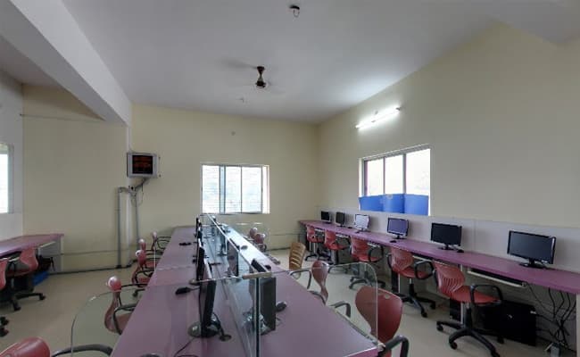 1-0002-layer-3-classroom-208