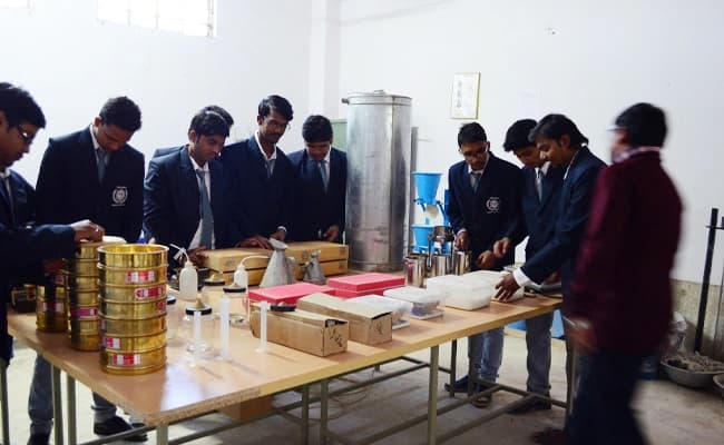 UEM, Kolkata Labs 1.webp