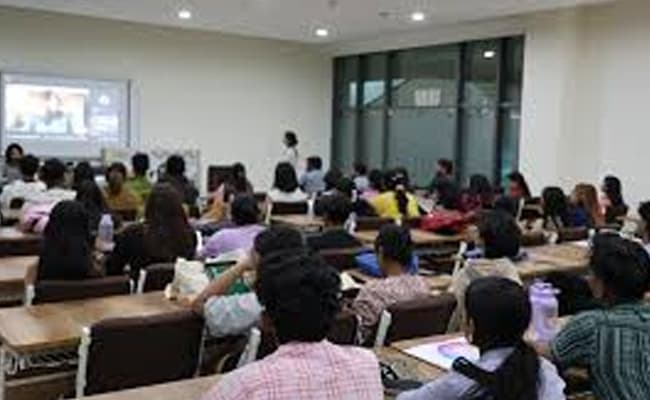 national-institute-of-fashion-technology-nift-srinagar-classroom-0000-layer-4-classroom