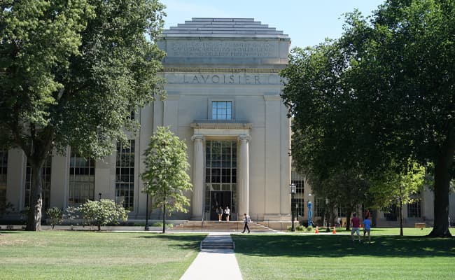 massachusetts-institute-of-technology-cambridge-ground-court-0000-layer-33-ground