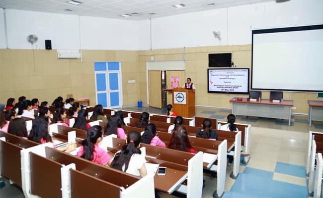 9-0008-classroom-classroom-2