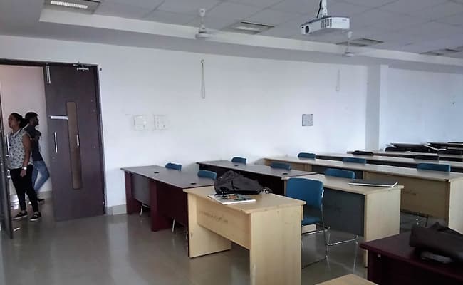 national-institute-of-fashion-technology-nift-bhubaneswar-classroom-0003-layer-1-classroom