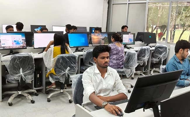 IITM, Bahadurgarh Labs 1.webp
