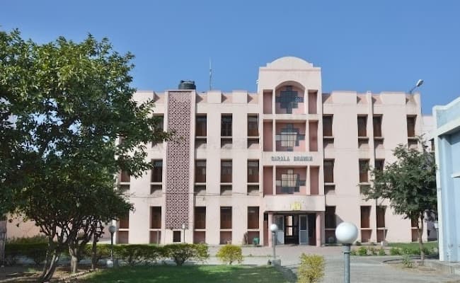 the-technological-institute-of-textile-and-sciences-tits-0005-infra4-infrastructure