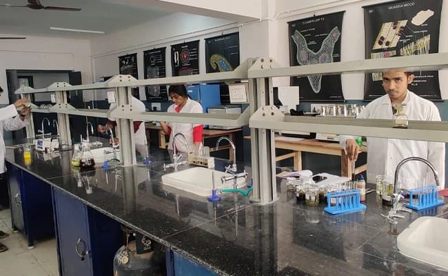 The Neotia University, Kolkata Labs 2.webp