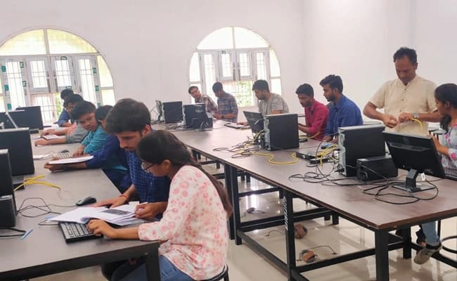 University of Lucknow Labs 4.webp