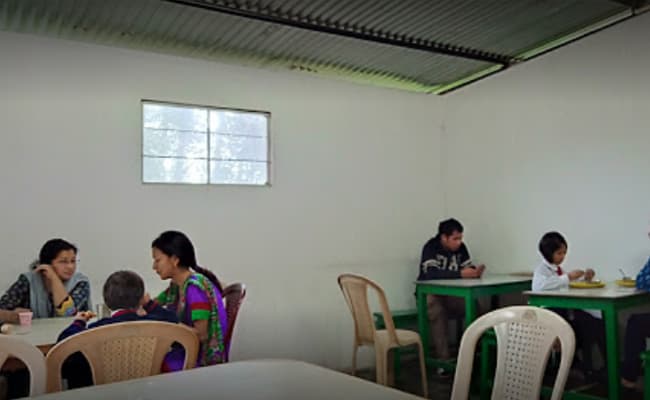 1-0000-layer-5-cafeteria-59
