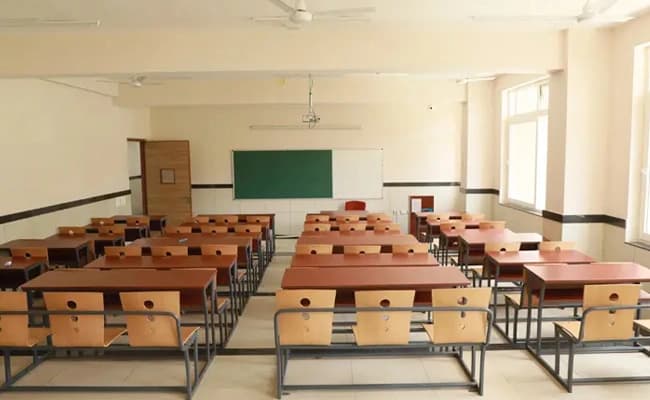 DIT University, Dehradun Classroom 1.webp