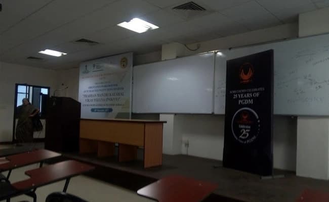 SCMS, Kochi Classroom 2.webp