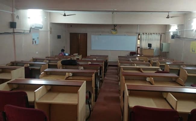 s-s-institute-of-management-lucknow Classroom 2.webp