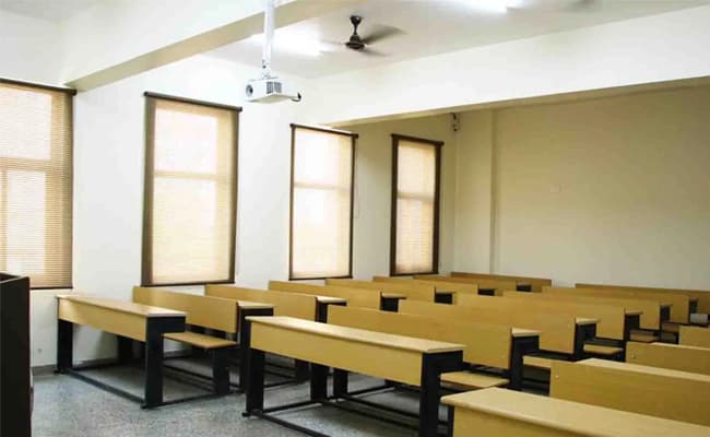 1-0000-layer-5-classroom-112