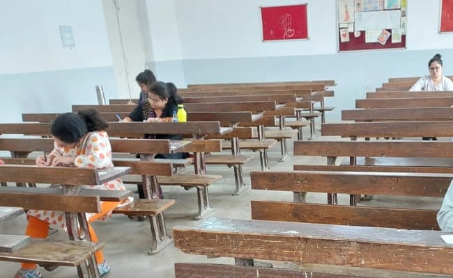 University of Lucknow Classroom 1.webp