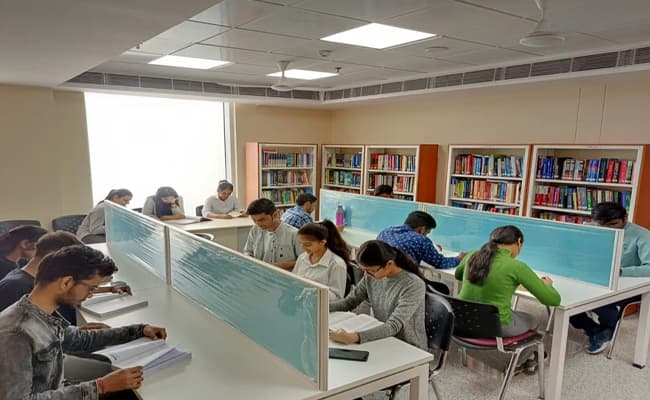 2-0008-classroom-classroom-4