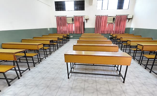 punjab-institute-of-management-and-technology-pimt-0002-class1-classroom