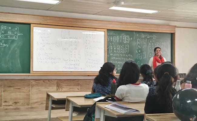 PES University, Bengaluru Classroom 2.webp