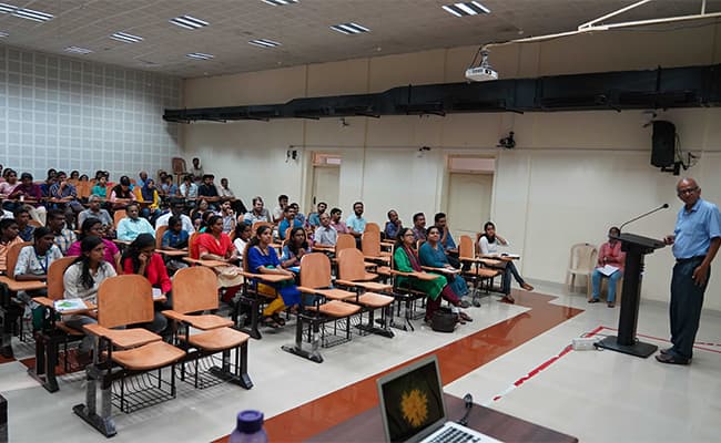 1-0002-dsc01038-classroom