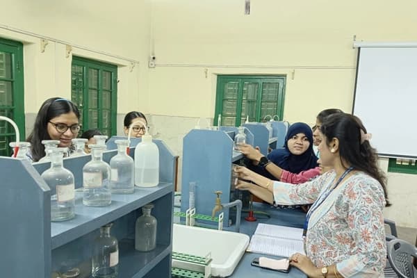 Xavier kolkata Labs 2 .webp