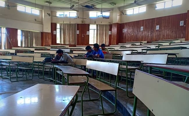 1-0000-layer-5-classroom-86