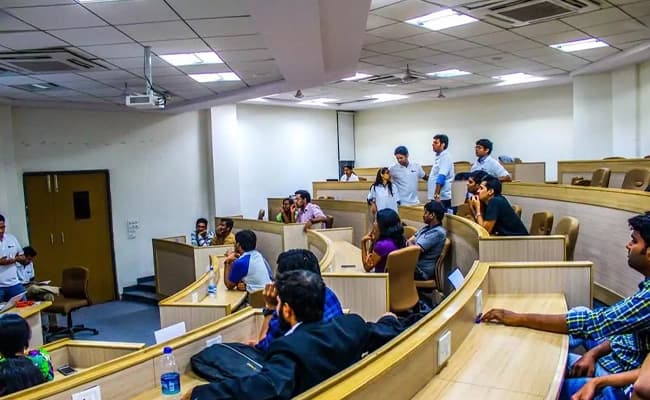 IMT Hyderabad Classroom 5.webp