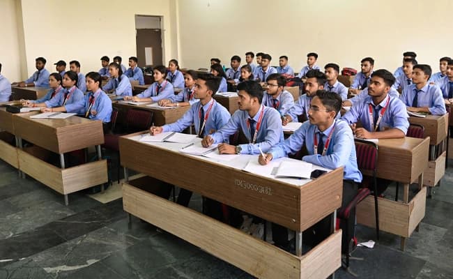 AIMT, Lucknow Labs 3.webp