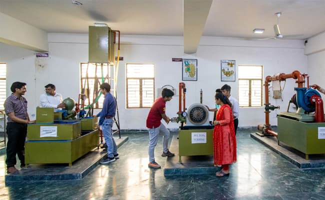 dronacharya-group-of-institutions-dgi-0008-lab-lab