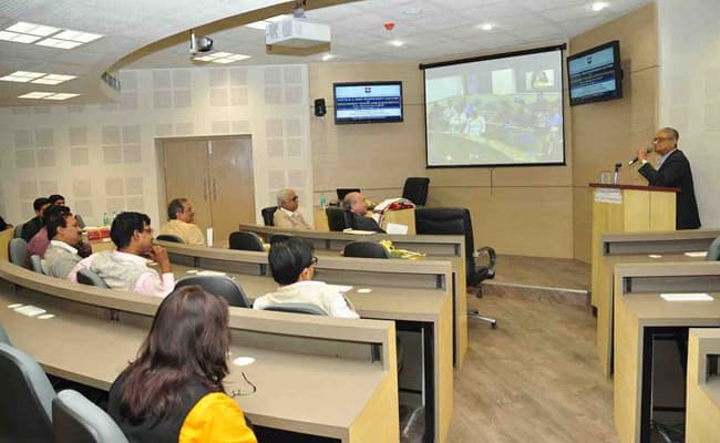 the-west-bengal-national-university-of-juridical-sciences-nujs-kolkata-classroom-0003-layer-2-classroom