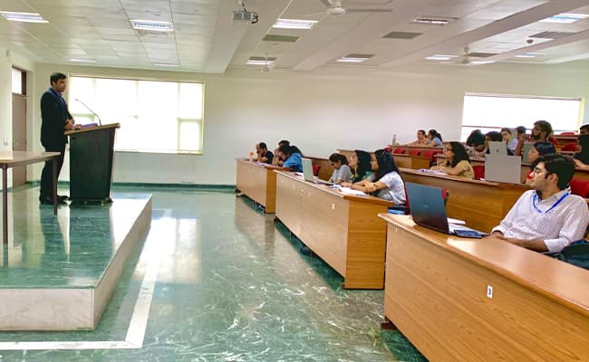 rajiv-gandhi-national-university-of-law-rgnul-patiala-classroom-0002-layer-3-classroom