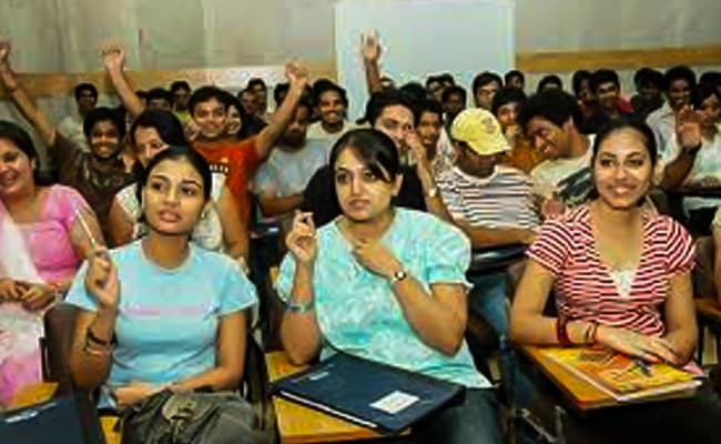 asian-academy-of-film-television-aaft-0000-class5-classroom