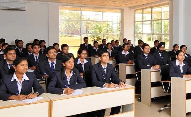SIMER Durg, Chhattisgarh Classroom 2.webp