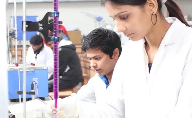 Amity University, Gurgaon Labs 5.webp