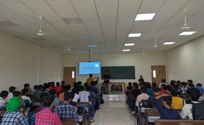 gallery-0000-class5-classroom-25