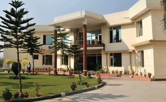 baddi-university-of-emerging-sciences-and-technologies-buest-infrastructure-0000-layer-5-infrastructure