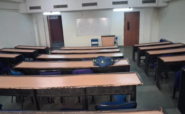 Amity University, Gurgaon Classroom 3.webp