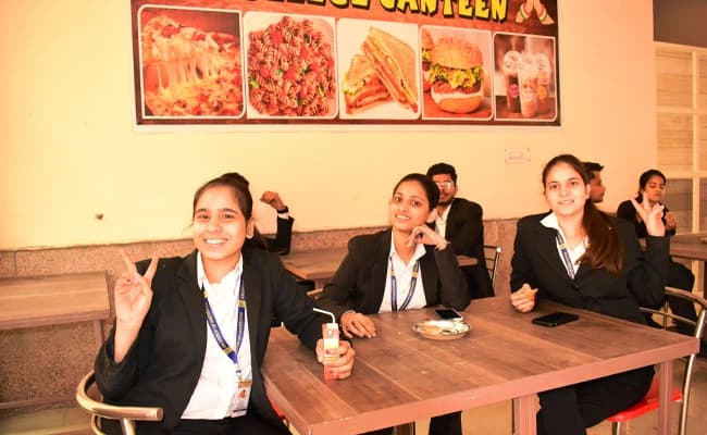 GNIM, Greater Noida Cafeteria 3.webp