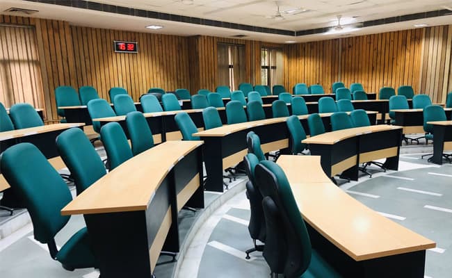 1-0001-layer-4-classroom-243