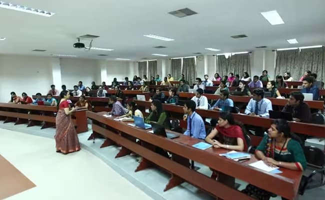 SCMS, Kochi Classroom 4.webp