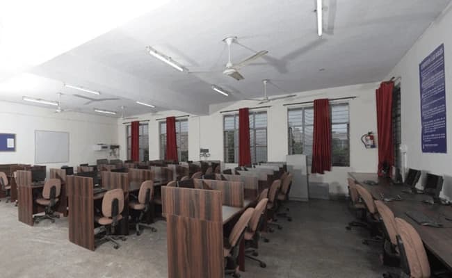 IGC, Greater Noida Classroom 3.webp