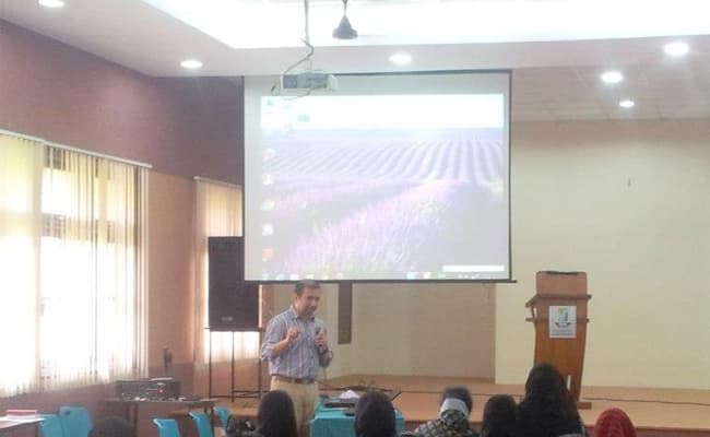 yenepoya-deemedtobe-university-bangalore-powered-by-emversity-0002-class1-classroom