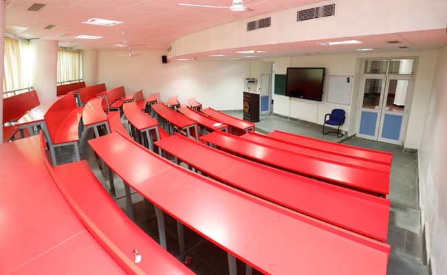 9-0012-classroom-classroom