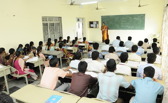 vikas-college-of-engineering-and-technology-vctn-classroom-0000-layer-4-classroom