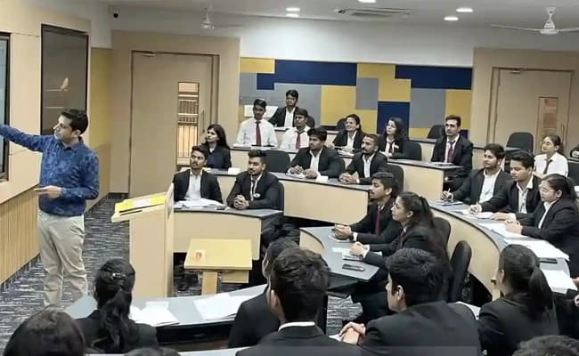 GLBIMT, Greater Noida Classroom 2.webp