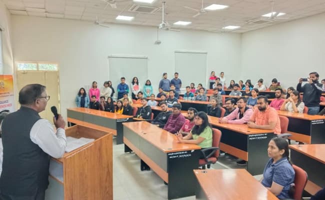 gallery-0000-class5-classroom-93