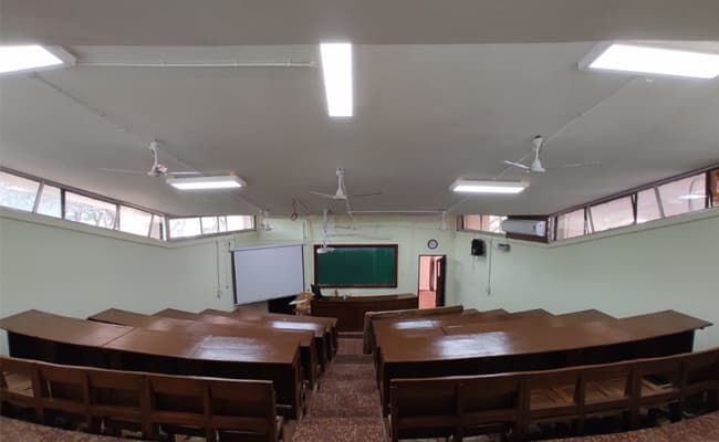 1-0003-class-classroom-2