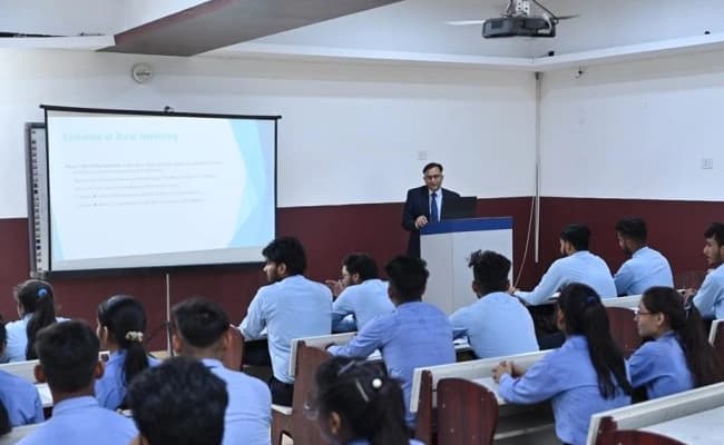 classroom1-classroom-27